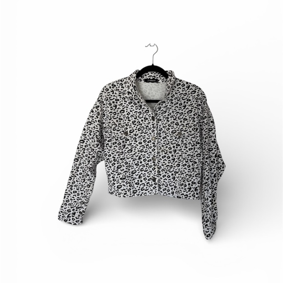 Jackets & Blazers - Cropped leopard print denim jacket‎